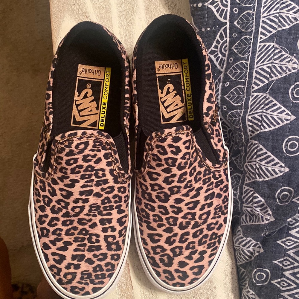 Leopard print Women’s Vans size 7